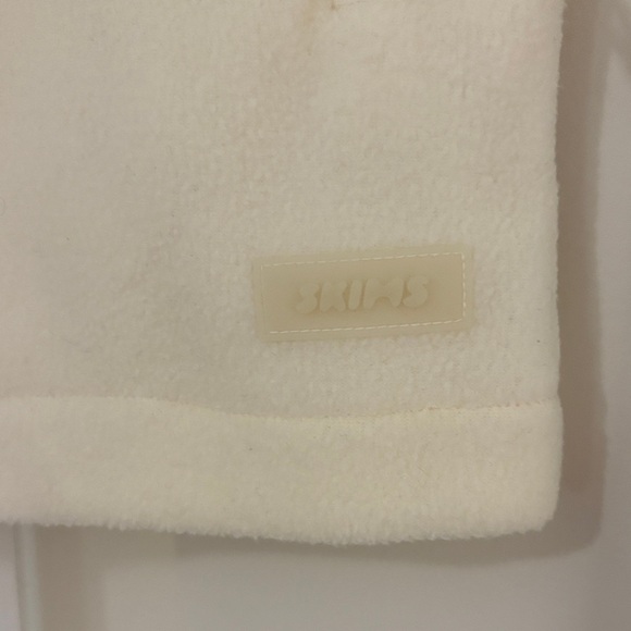 Skims Cream Fleece Lounge Mini Skirt - Picture 2 of 10